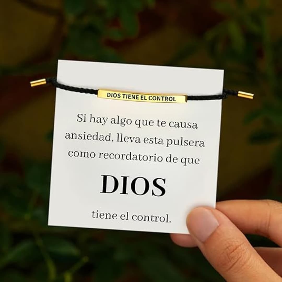 Pulsera Dios tiene el control + Caja de Lujo
